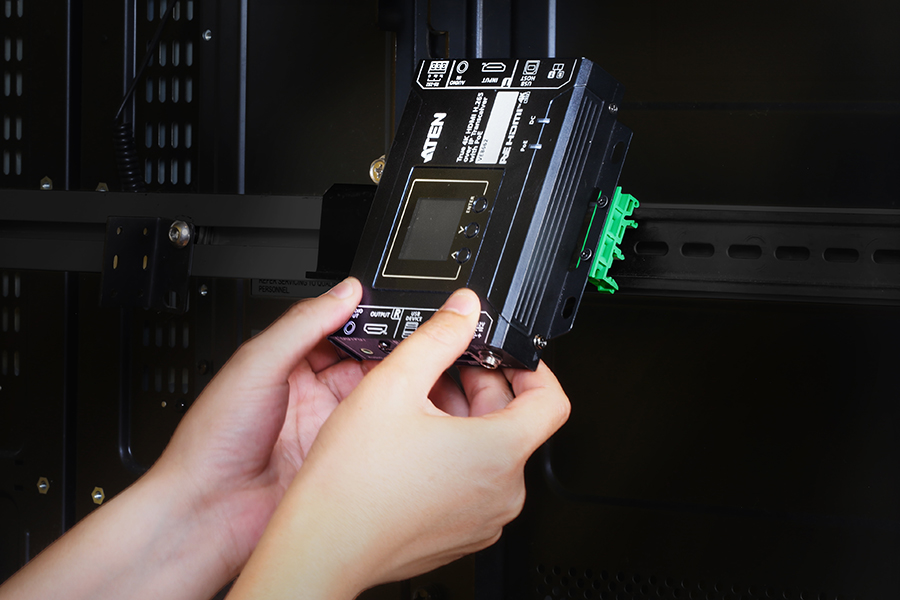 DINレール取り付け